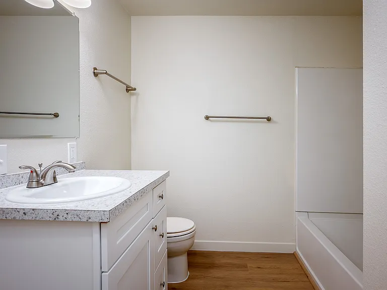 Glen Ridge | Bathroom