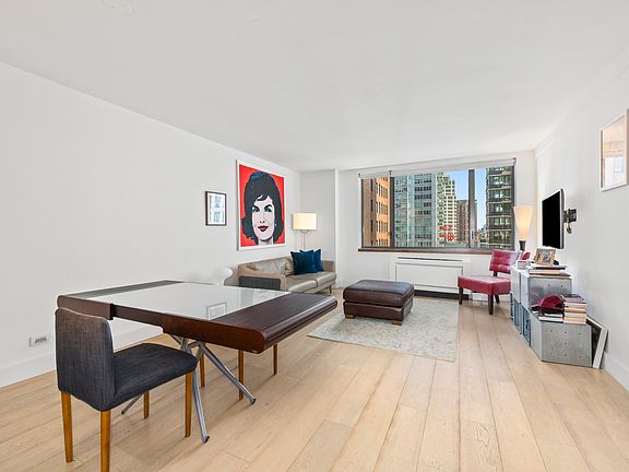 5th image of 30 W 61st St APT 17E