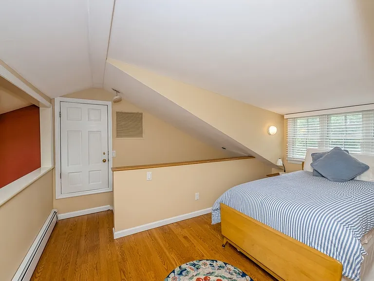 102 Hand Ln — Photo 17