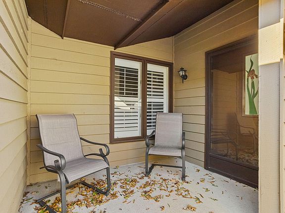 3rd image of 231 Goldfinch Cir