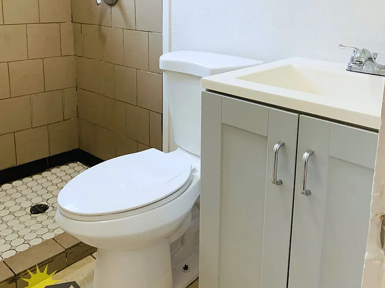 708 Georgia St #2 — Photo 12