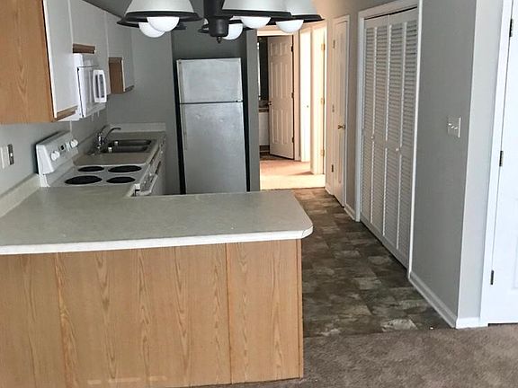 4th image of 238 Landis Ln APT 7