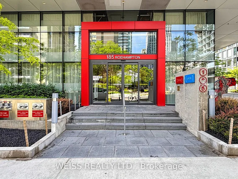 185 Roehampton Ave #520 — Photo 5