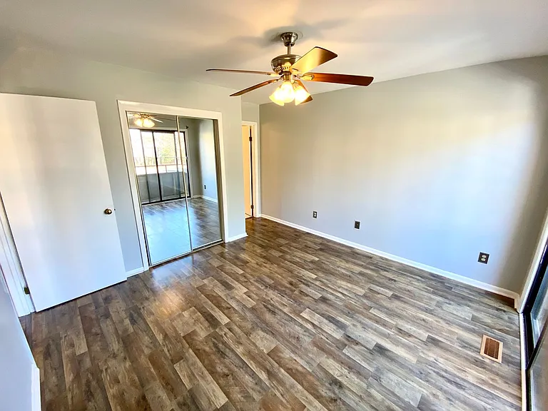 1116 N Green Dr — Photo 12