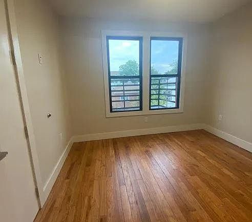 5th image of 152 Boyd Ave APT 3A