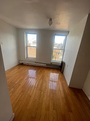 Rented by Remax Real Estate Professionals | media 9