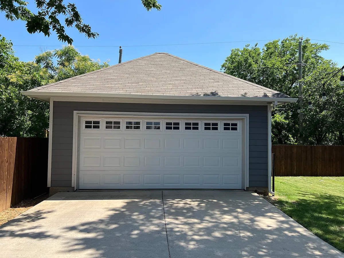 Detached 2 car garage - 1221 Orange St