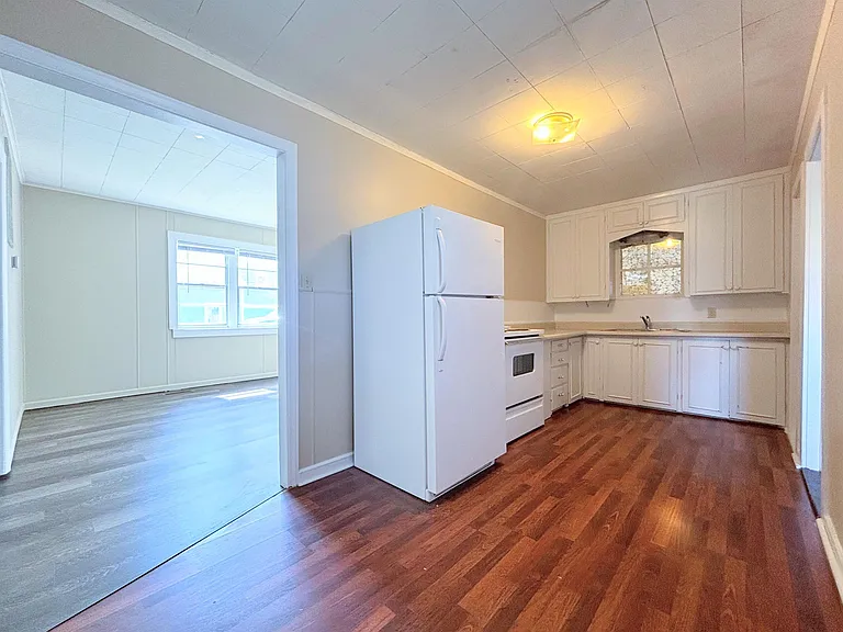 514 1/2 N Eshelman St — Photo 7