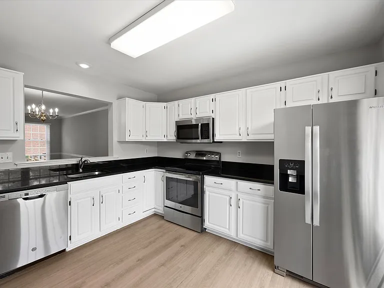 299 S Pickett St — Photo 11