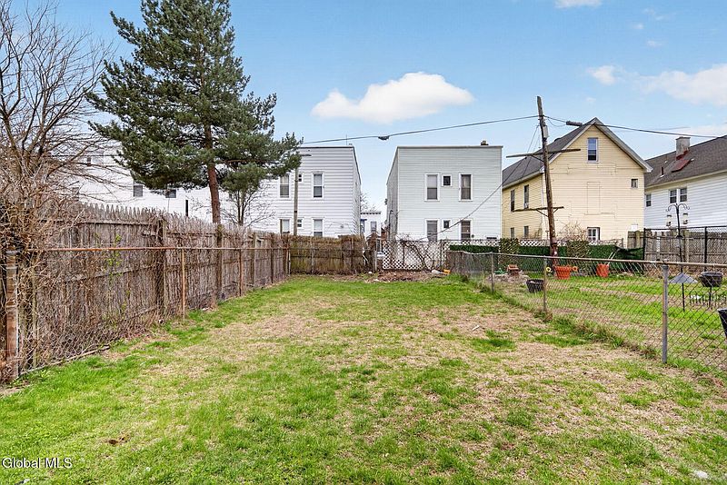 3rd image of 456 Bradford Street