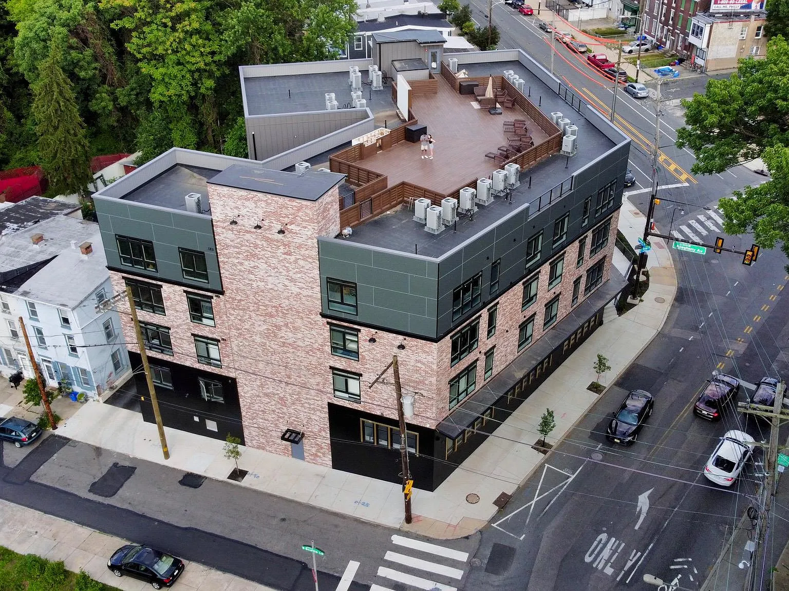 1 bed, 900 sqft, $1,599 — Photo 2