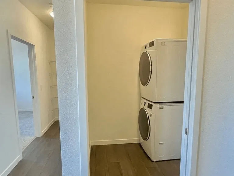 Range View Apartments — Photo 15