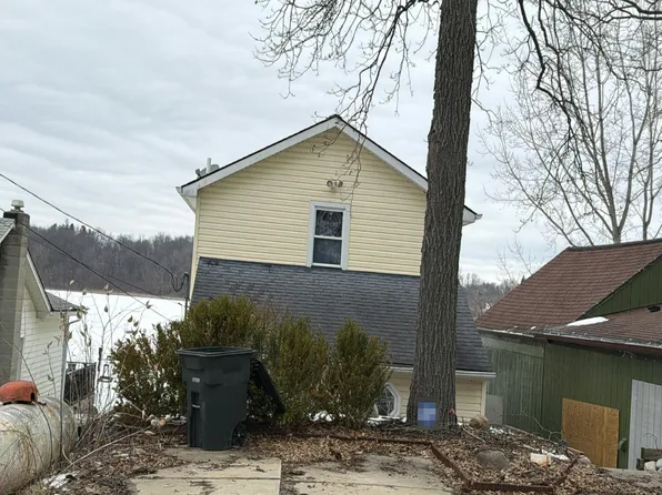 2619 Lakeview Dr, Ortonville, MI 48462