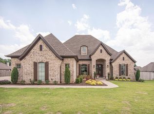 2209 Waynesboro Dr, Jonesboro, AR 72404