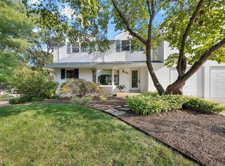 26 Barberry Ln, Saint Louis, MO 63122