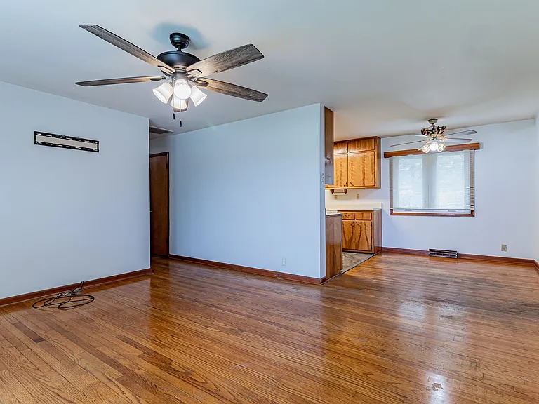 2106 Campbell Dr — Photo 7