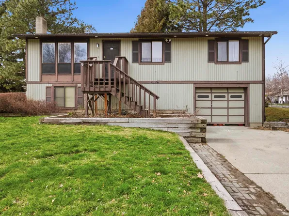871 N Eisenhower St, Moscow, ID 83843
