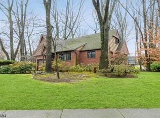 3 Franciscan Way, Fair Lawn, NJ 07410