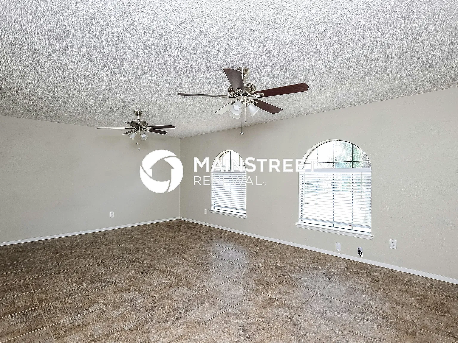 825 Timberoaks Dr — Photo 4