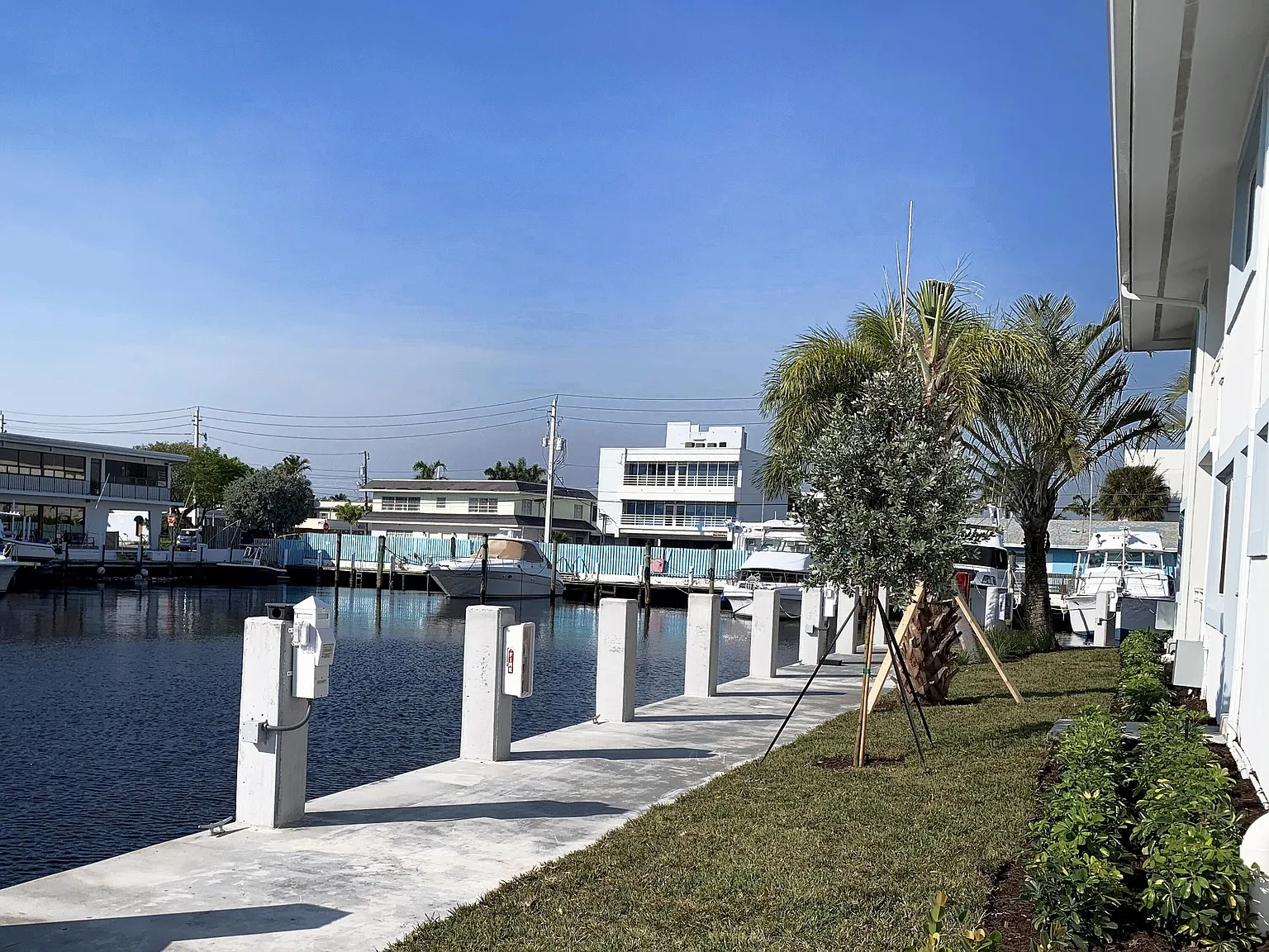 1 bed, 6.5 bath, 6320 sqft, $2,200 — Photo 3