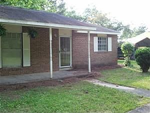 2nd image of 412 Lynn Rd