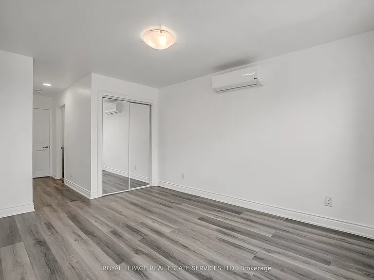2820 Danforth Ave #302 — Photo 6