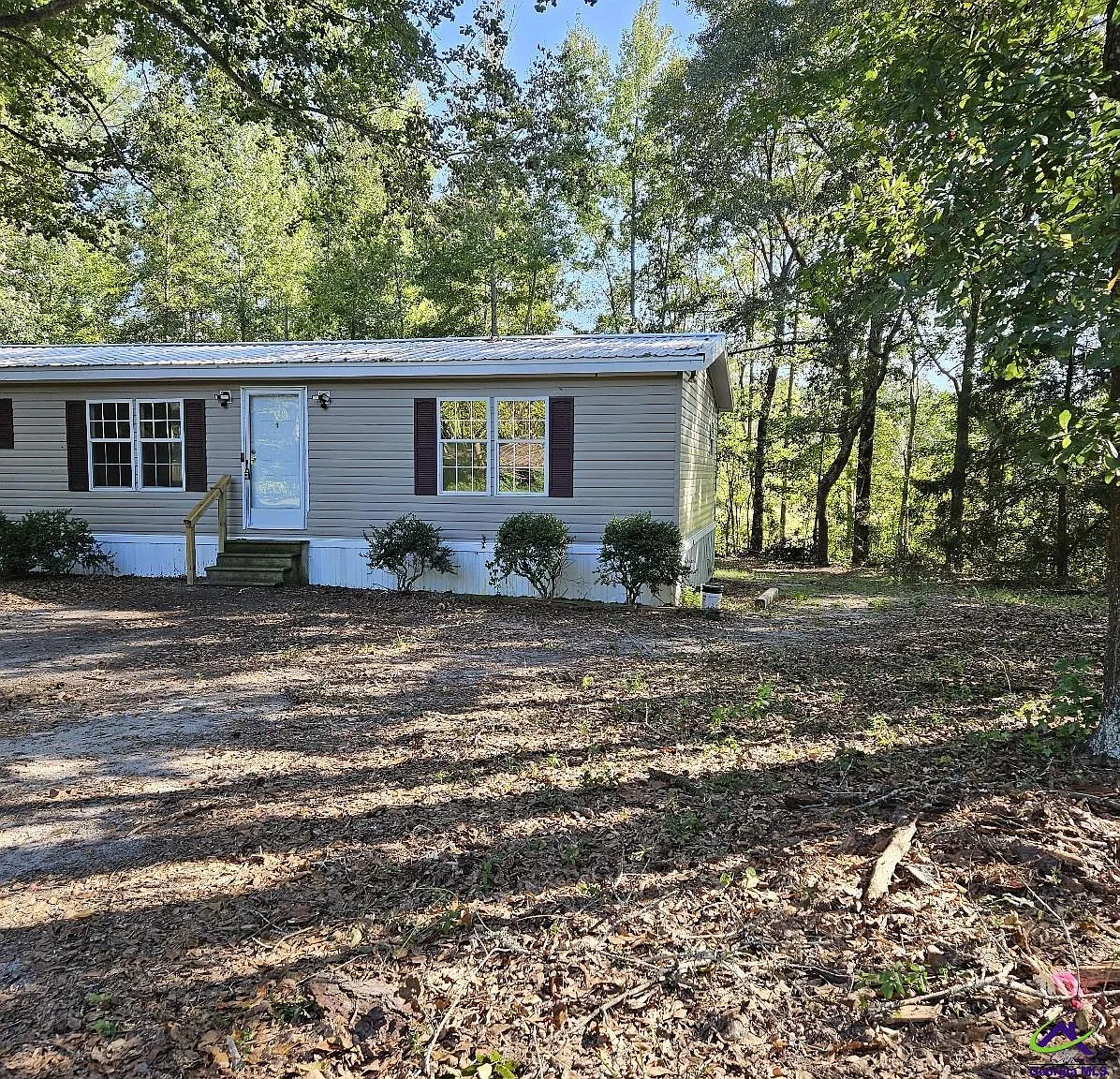 3 bed, 2.0 bath, 1782 sqft, $1,900 — Photo 2