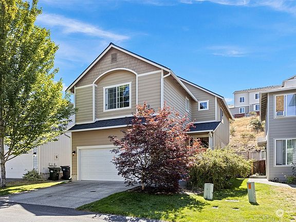 2nd image of 18515 101st Avenue E