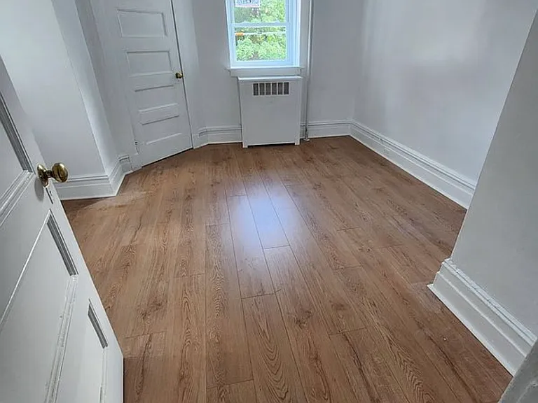 2766 Edgehill Ave #2 — Photo 5