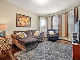 1128 Fellsway, Medford, MA