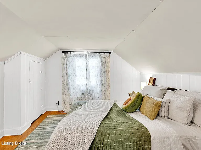 1244 Milton St — Photo 6