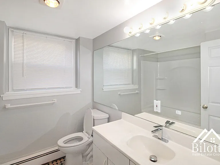 Hillside Terrace Apartments — Photo 31