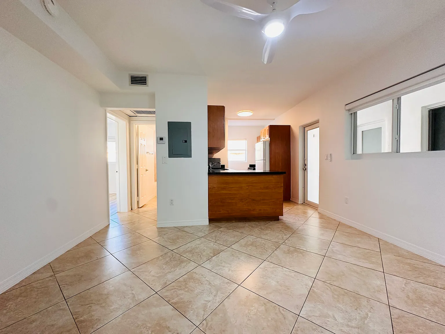 2 bed, 925 sqft, $2,600 — Photo 3