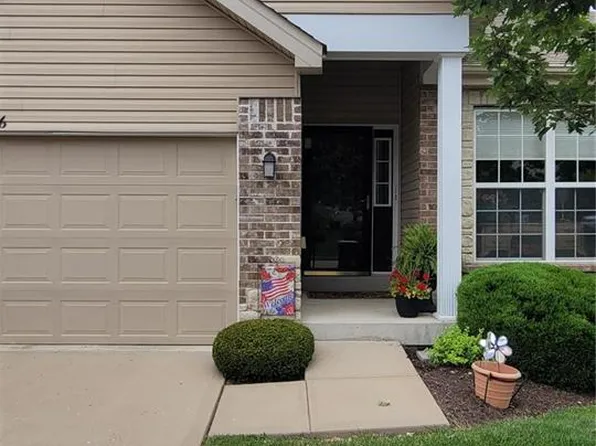 156 Baxter Commons Dr, Ballwin, MO 63011