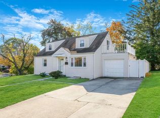 362 Walton St, West Hempstead, NY 11552