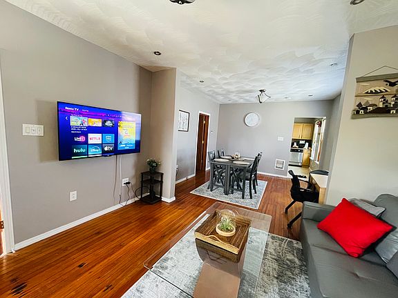 4th image of 1136 Hilton Ave APT 2