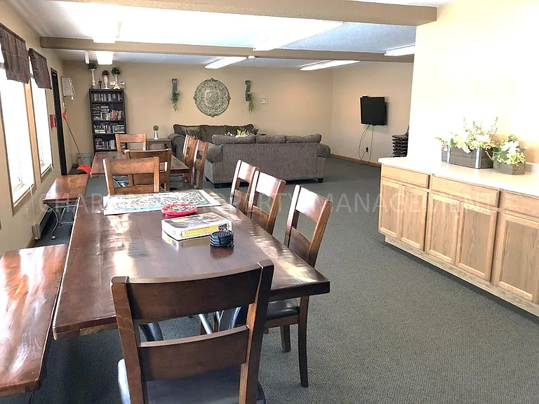 Missouri View Apartments — Photo 12