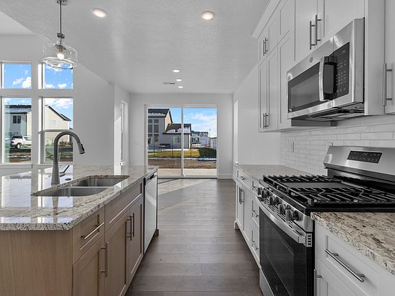 7th image of this home