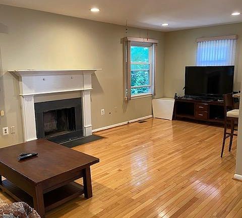 3rd image of 3050 Southern Elm Ct