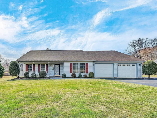 6008 Farmhouse Ln, Roanoke, VA 24019