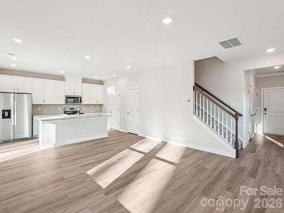 4th image of 3073 14th Ave NE