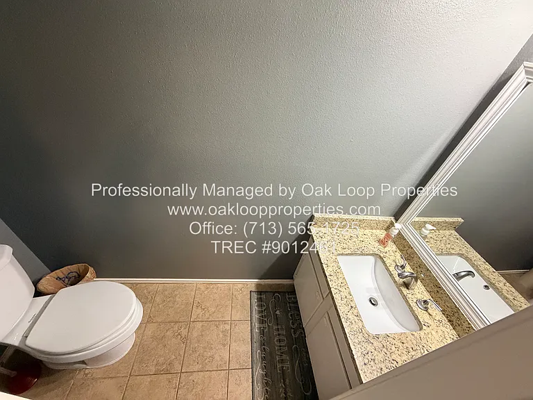 726 Country Place Dr #B — Photo 22
