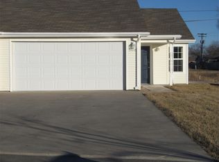 2400 Walden Ln, Manhattan, KS 66502