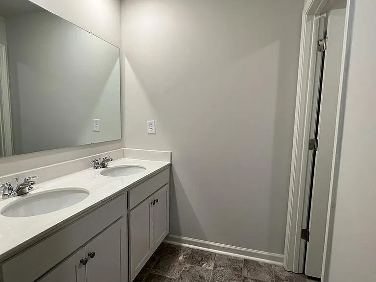 70 Berkeley Trce — Photo 12