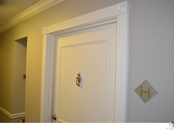 4th image of 909 Logan St #5H