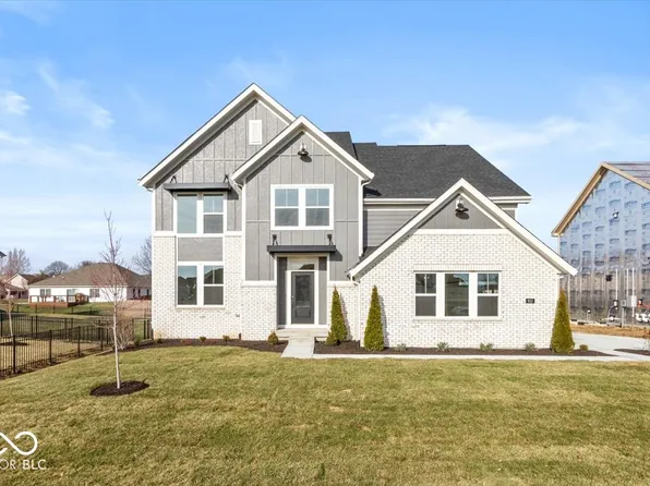 952 Apryl Dr, Greenwood, IN 46143