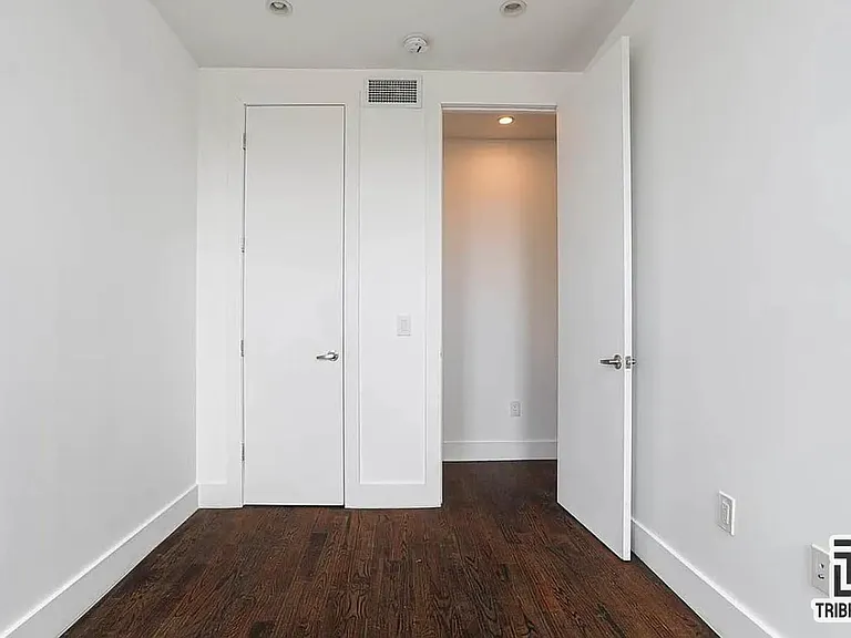 558 Kosciuszko St #2L — Photo 7