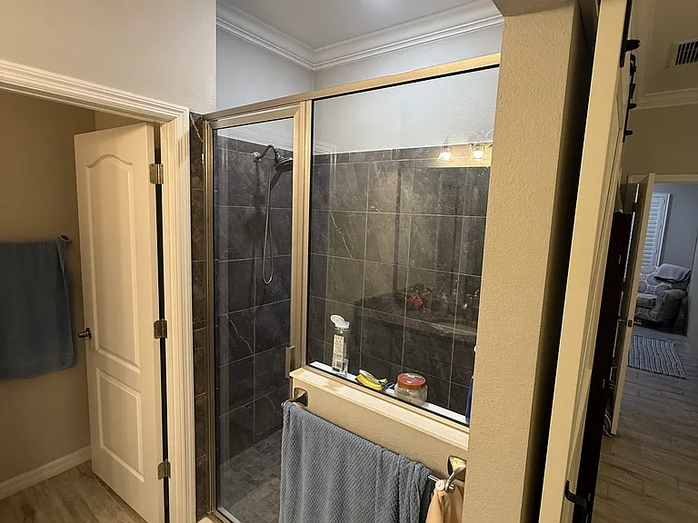 Walk in shower - Large