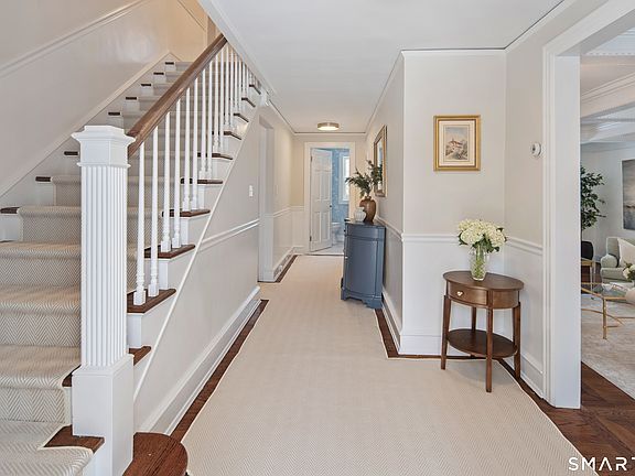 3rd image of 9 Point O Woods Road South