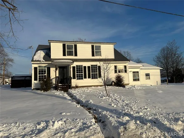 404 S Vine St, Sparta, IL 62286